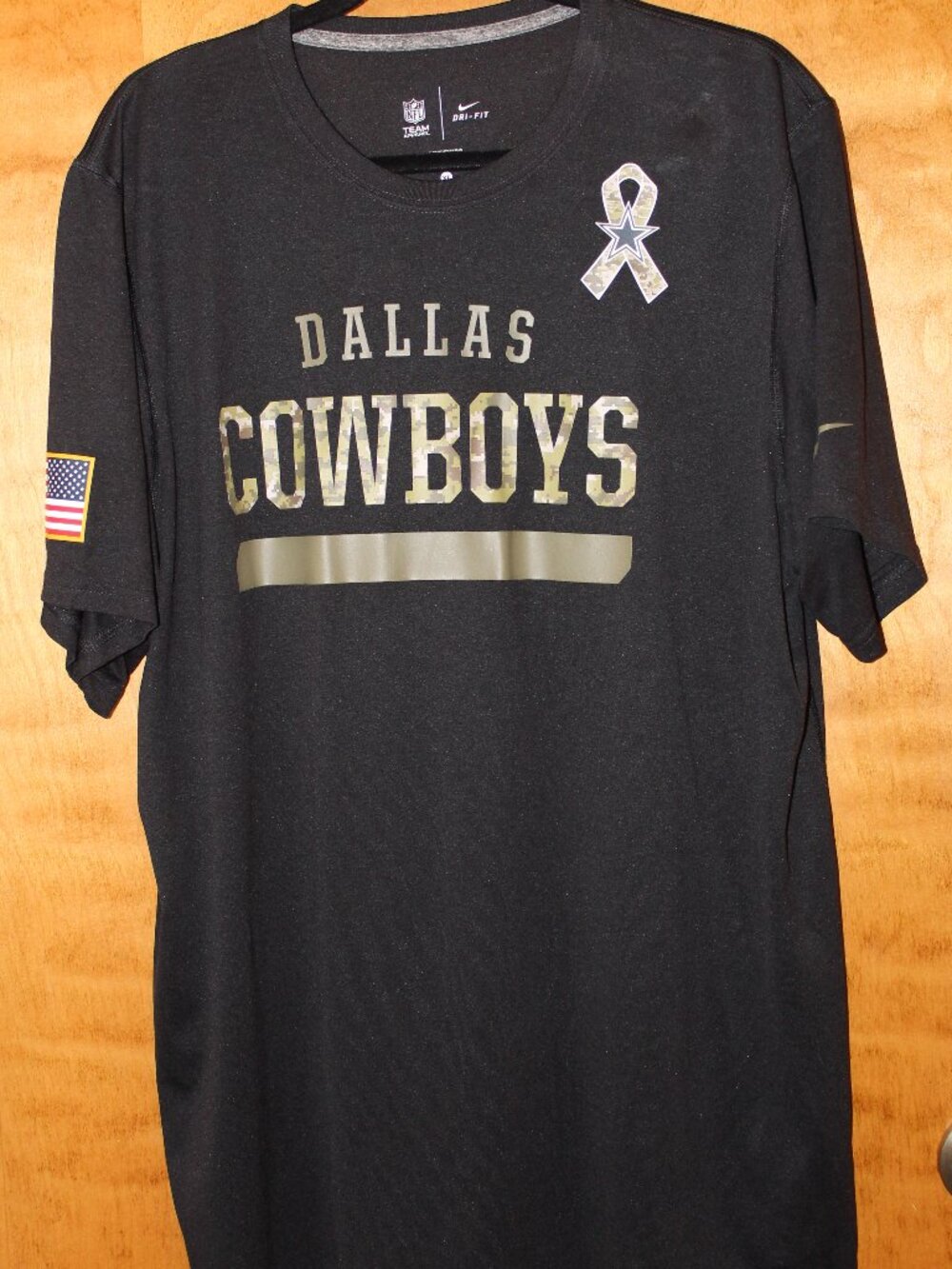 NFL Mens Dri-Fit Athletic Shirt Size XL Short Sleeve Dallas Cowboys Black & Camo